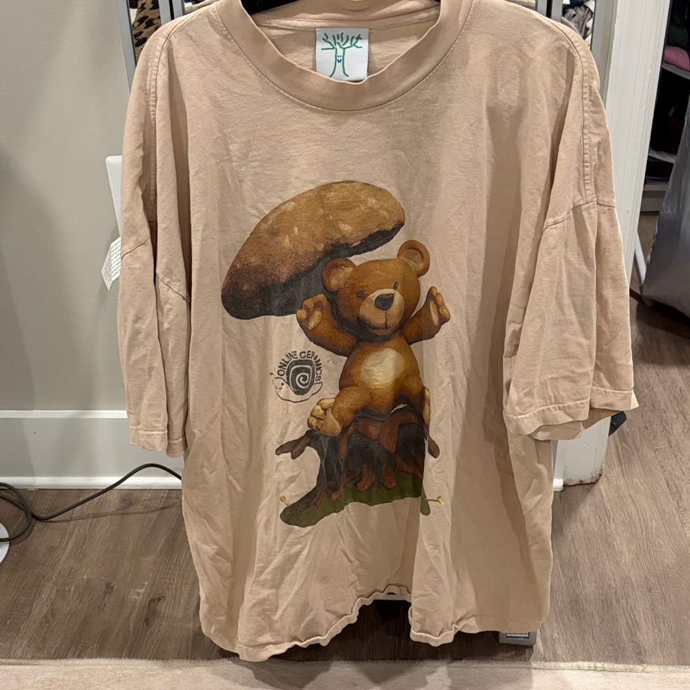 Charming Tan Bear Graphic Women's Tee